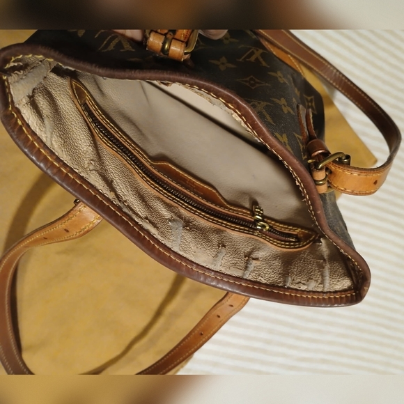 Louis Vuitton Monogram Petit Bucket Bag - Picture 8 of 10
